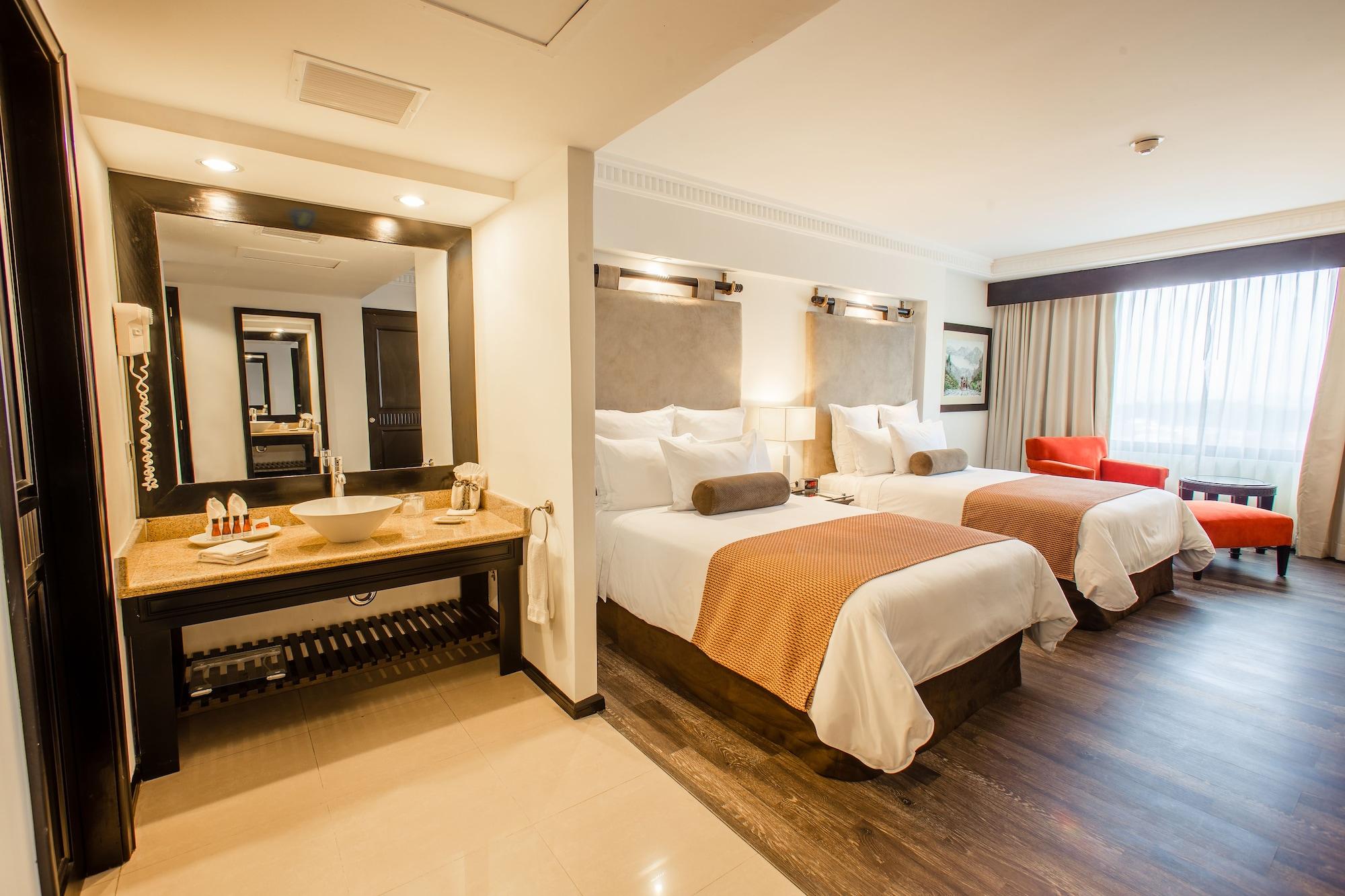 Grand Tikal Futura Hotel Guatemala City Bagian luar foto