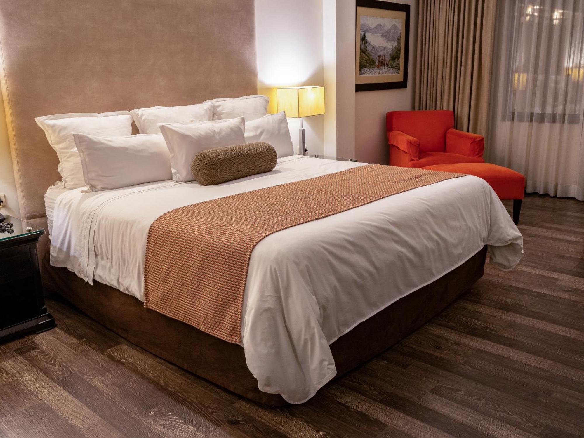 Grand Tikal Futura Hotel Guatemala City Ruang foto