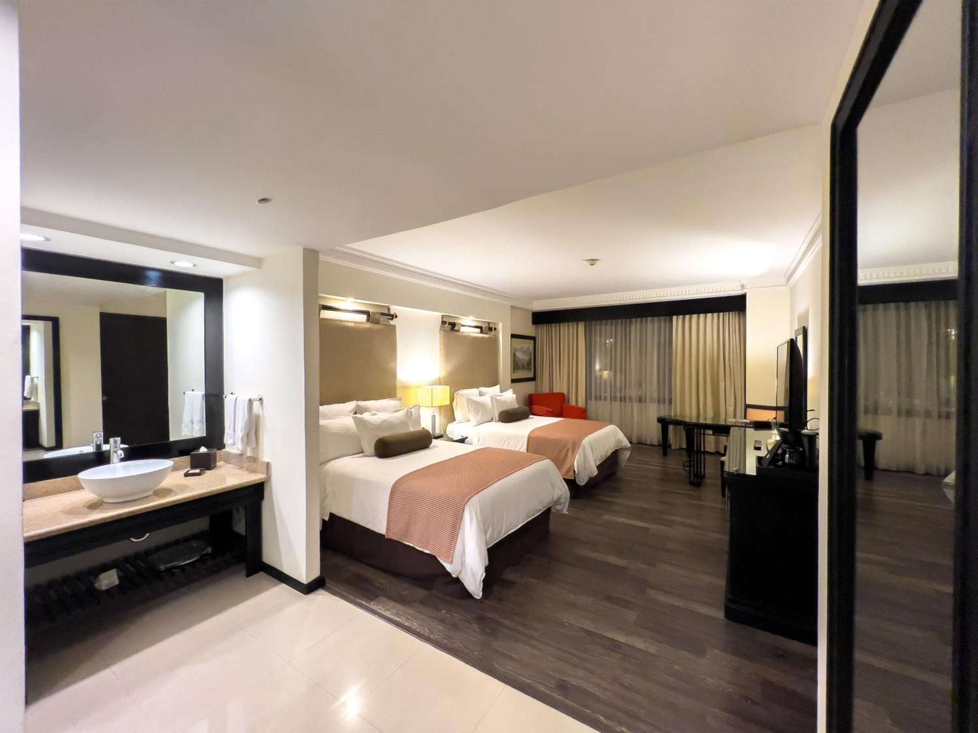 Grand Tikal Futura Hotel Guatemala City Ruang foto