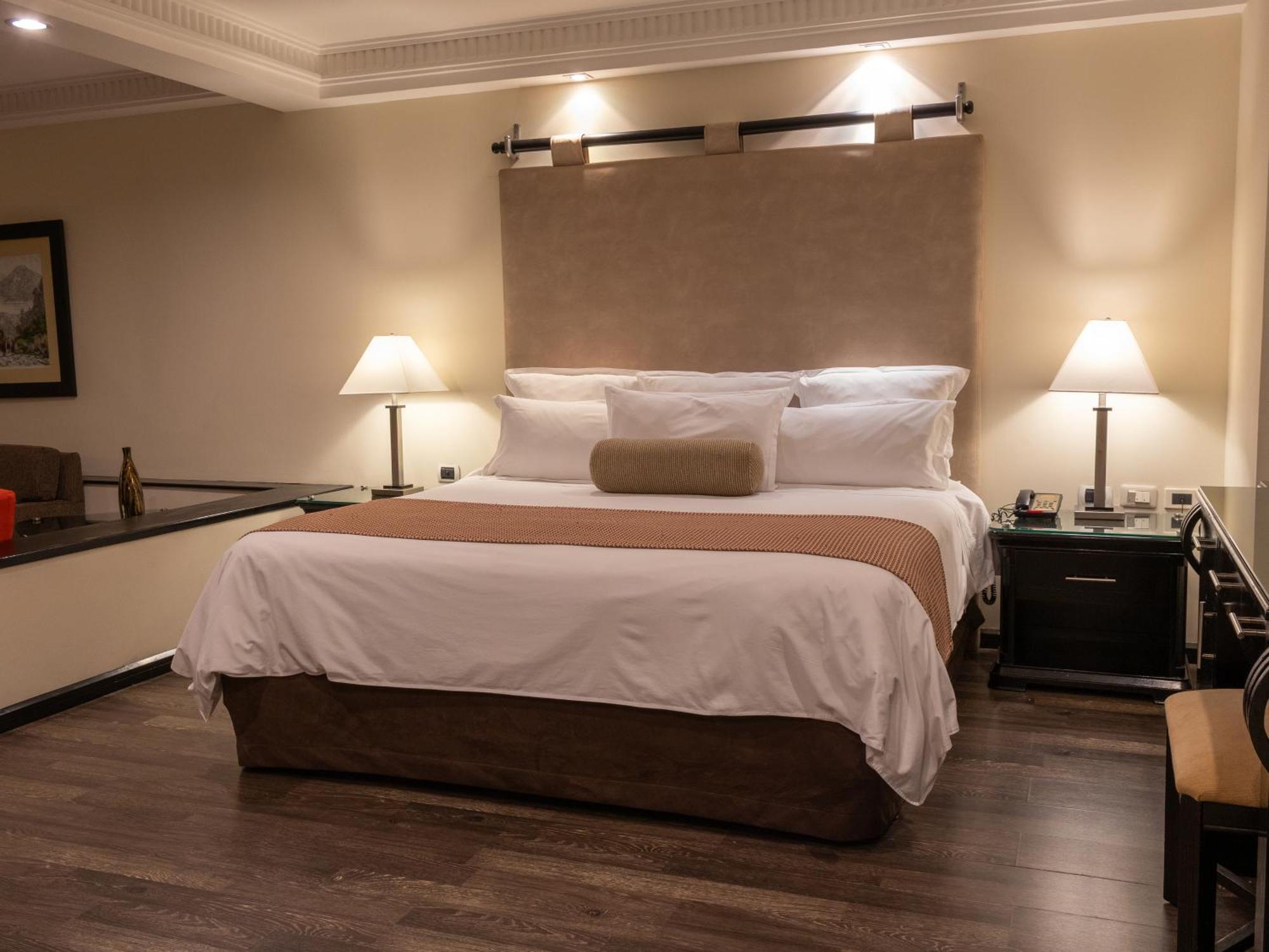 Grand Tikal Futura Hotel Guatemala City Ruang foto